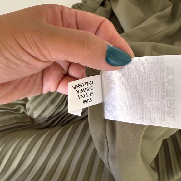 Banana Republic Pleated A-Line Mini Green Polyester Skirt Pull-On - Size 4 - Picture 7 of 9